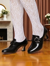 billige 1920-tallet-Retro brune damesko med imitert skinn – pumps inspirert av 1930-tallet for elegant kontorantrekk og antrekk i vintagestil
