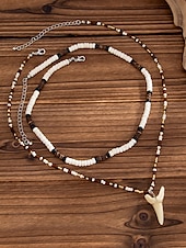 abordables Joyas para hombres-Collar de cuentas tribales multicapa para hombre con colgante de diente acrílico: joyería bohemia informal para uso diario, playa y eventos al aire libre.