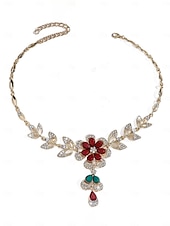 abordables Collar de mujer-Conjunto de collar y pendientes de cristal azul bañados en oro para mujer con diseño floral: elegante joyería de fiesta para eventos formales y celebraciones nocturnas.