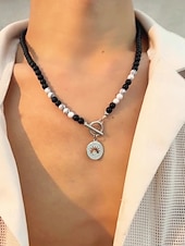 billige Menns smykker-Herrekjede med natursteinperler – svart og blå edelstenshalskjede med solanheng og vippelås for bohemsk eller festantrekk