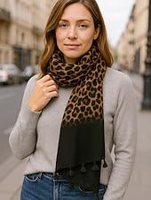 abordables Bufandas de mujer-Bufanda con borlas y estampado de leopardo para mujer: chal extragrande, suave y ligero con flecos, estilo bohemio chic para otoño/invierno, atuendos casuales, oficina, viajes y regalos.