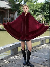 abordables Étole en fourrrure-Écharpes en Fausse Fourrure Élégant Garder au Chaud Sans manches Manche Chauve-souris Polyester Boléros de Mariage Avec Couleur unie Pour Occasion Spéciale Automne &amp; Hiver