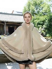 abordables Étole en fourrrure-Écharpes en Fausse Fourrure Élégant Garder au Chaud Sans manches Manche Chauve-souris Polyester Boléros de Mariage Avec Couleur unie Pour Occasion Spéciale Automne &amp; Hiver