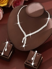 economico Collana da donna-set di collana e orecchini da donna in argento con accenti di pietre preziose rosse - eleganti gioielli da festa