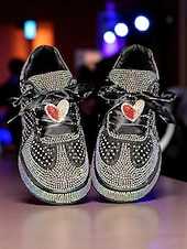 halpa Naisten lenkkarit-Naisten valkoiset strassikengät satiininauhanauhoilla ja sydänriipuksella - tyylikkäät vapaa-ajan kengät yöelämään, klubeille ja juhliin