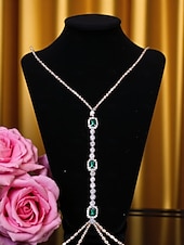 preiswerte Halskette für Damen-Silberne Körperkette mit Smaragd und Kristall für Damen – eleganter Schmuck mit tiefem Ausschnitt für Hochzeiten, Abendpartys, Strandurlaube und besondere Anlässe