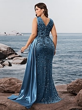 baratos Vestidos de Noite-sereia / trompete vestido de noite vestido formal brilhante festa à noite roupa de festa comprimento longo sem mangas decote em v capas com lantejoulas costas em v com xale de lantejoulas