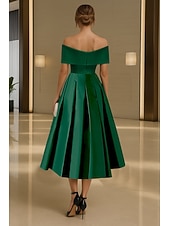 baratos Vestidos de Cocktail-Linha A Longuette Vestidos de cocktail Vestidos de festa Elegante Sem Manga Ombro a Ombro Formal Casamento Cetim Elástico com Pregas Franzido