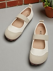 economico Ballerine da donna-ballerine mary jane beige da donna con vestibilità ampia e cinturino a strappo – scarpe casual comode e antiscivolo a piedi nudi, da indossare tutti i giorni, per camminare e viaggiare