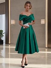 baratos Vestidos de Cocktail-Linha A Longuette Vestidos de cocktail Vestidos de festa Elegante Sem Manga Ombro a Ombro Formal Casamento Cetim Elástico com Pregas Franzido