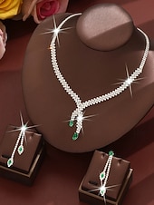 economico Collana da donna-set di collana e orecchini da donna in argento con accenti di pietre preziose rosse - eleganti gioielli da festa