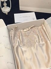 tanie Długie i krótkie koszule nocne dla kobiet-Damskie Piżama Koszula nocna Moda Codzienny Miękkie Czyste kolory Satynowa jedwabna piżama Koronka Niejednolita całość Dom Urlop Łóżko Bez rękawów Paski Beżowy Lato