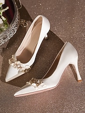 billiga Brud-Vita pumps med spetsiga höga klackar i satin för kvinnor, volang och kristallkedjeutsmyckning - eleganta brudskor för bröllop och formella tillfällen