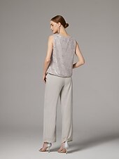 baratos Terninhos de calça da mamãe-Terninho Traje de 3 peças Longo Vestido Para Mãe dos Noivos Sem Manga Scoop pescoço Elegante Convidado do casamento Chiffon Renda Embrulho incluido com Lantejoulas