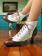 olcso 1950-es évek-női 1950-es évekbeli vintage oxford bokacsizma – kétszínű, fűzős, brogue sarkú, szárnyas hegyű kialakítású, edward stílusban, retró öltözékekhez, cosplayhez, teadélutánokhoz és mindennapi viselethez.