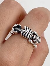 billige Halloween-tilbehør-Halloween-skjelettring til dame – justerbar åpen viklering, sølvfarget legering med gotisk punk-hodeskalle og beindesign, statement-smykker til kostymefester, cosplay og kvelder ute