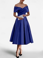 baratos Vestidos de Cocktail-Linha A Longuette Vestidos de cocktail Vestidos de festa Elegante Sem Manga Ombro a Ombro Formal Casamento Cetim Elástico com Pregas Franzido