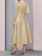 billiga Golvlängd-Strandbröllop A-Linje Gyllene Klänningar Mor till bruden Klänning Bröllop Gäst Elegant Vintage Plus Size V Hals Te Längd Satäng 3/4 Lång Ärmar med Fällor klä dig för att imponera fri anpassad storlek