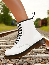 levne Bojové boty-Dámské červené kotníkové boty na šněrování – nadčasový a drsný styl pro ženy na vlakové i traťové výpravy, cyklistické výlety a podzimní dobrodružství