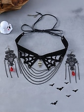 abordables Accesorios de Halloween-Conjunto de collar y pendientes de araña y calavera de Halloween para mujer: diseño de red de encaje negro con gema roja, perfecto para fiestas y disfraces de Halloween.