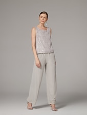 baratos Terninhos de calça da mamãe-Terninho Traje de 3 peças Longo Vestido Para Mãe dos Noivos Sem Manga Scoop pescoço Elegante Convidado do casamento Chiffon Renda Embrulho incluido com Lantejoulas