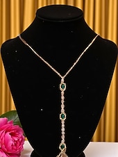 preiswerte Halskette für Damen-Silberne Körperkette mit Smaragd und Kristall für Damen – eleganter Schmuck mit tiefem Ausschnitt für Hochzeiten, Abendpartys, Strandurlaube und besondere Anlässe
