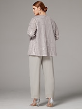 baratos Terninhos de calça da mamãe-Terninho Traje de 3 peças Longo Vestido Para Mãe dos Noivos Sem Manga Scoop pescoço Elegante Convidado do casamento Chiffon Renda Embrulho incluido com Lantejoulas