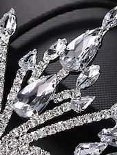 levne Halloweenské doplňky-Dámská křišťálová maškarní maska s kamínky - luxusní třpytivá diamantová maska na obličej pro dámy, elegantní kostýmní doplněk na halloweenskou párty, ples a večerní akce