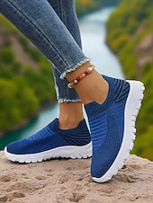 levne Dámské tenisky-Dámské růžové flyknit nazouvací tenisky s bílou podrážkou – ležérní lehká vycházková obuv na fitness, cestování i každodenní nošení