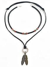 preiswerte Herrenschmuck-Herren-Halskette mit mehrlagigem Federanhänger, verstellbarer Tribal-Boho-Choker-Schmuck aus Legierung für Partys, Festivals und Freizeitkleidung