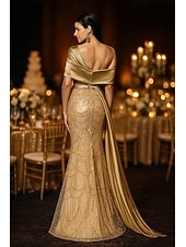 economico Abiti da ballo-Sirena Tromba Lunghezza al pavimento Abito da ballo con mantello Abito da Sera Abito formale Elegante Scintillante Brillanti Senza Maniche Senza Spalle Matrimonio Formale Con Paillettes con Glitter