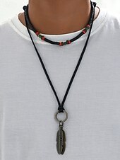 preiswerte Herrenschmuck-Herren-Halskette mit mehrlagigem Federanhänger, verstellbarer Tribal-Boho-Choker-Schmuck aus Legierung für Partys, Festivals und Freizeitkleidung