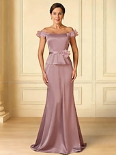 preiswerte Bodenlänge-A-Linie Brautmutterkleid Elegant Schulterfrei Hofschleppe Satin Kappenärmel mit Blume