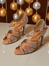 levne Boty na latinskoamerické tance-Dámské saténové boty na latinskoamerické tance s otevřenou špičkou a kamínkovými detaily, elegantní a třpytivý design, ideální na Gatsby párty a taneční plesy