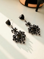 tanie Kolczyki damskie-Damskie kolczyki vintage z czarnymi kryształkami – biżuteria inspirowana Gatsbym, wyrazista, do tańca towarzyskiego w stylu retro &amp;Stroje imprezowe z lat 20. XX wieku