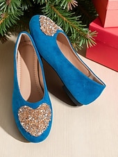 cheap Women&#039;s Christmas Shoes-Women&#039;s Burgundy Faux Suede Flats with Sparkly Heart Rhinestone Design – Chic Dress Shoes for Ladies, Great for Christmas Parties and Daily Outfits