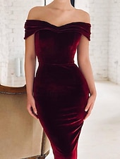 abordables Robe de cocktail-Femmes Robe Midi Robe en Velours Robe de Soirée Robe de Cocktail Robe fourreau Élégant Moderne Soirée Coupe régulière Uni Manche Courte Épaules Dénudées Noir Vin bleu marine Bleu paon Printemps
