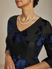 billige Blomsterkjole-Dame Midikjole Fløyelskjole Cocktail Kjole Kjole med A-linje Elegant Bursdag cocktail Aftenselskap Bryllupsgjest Cocktailfest Normal Blomstret Halvlange ermer V-hals Navyblå Vår Høst Vinter