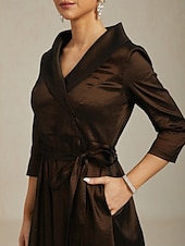 abordables Robe de cocktail-Femmes Robe Maxi Robe de Soirée Élégant ancien Coupe régulière Couleur Unie Manche 3/4 Col en V Marron Automne Hiver