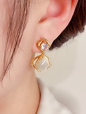 Недорогие Женская серьга-Элегантные женские позолоченные серьги-подвески с кошачьим глазом и цирконом, доступные в вариантах гвоздиков и клипс для свадеб, вечеринок и торжественных случаев