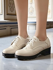 abordables Années 1950-Chaussures Oxford à plateforme brogue marron vintage des années 1950 pour femmes avec semelle crantée, élégantes et polyvalentes pour un usage décontracté, professionnel et quotidien.