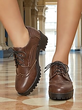 abordables Années 1950-Chaussures Oxford à plateforme brogue marron vintage des années 1950 pour femmes avec semelle crantée, élégantes et polyvalentes pour un usage décontracté, professionnel et quotidien.
