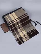 levne Pánské kravaty a motýlky-Pánská vánoční kostkovaná šála – stylová polyesterová šála s třásněmi – dostupná v několika barvách – teplý sváteční doplněk pro muže