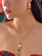 Χαμηλού Κόστους Γυναικείο Κολιέ-Χριστουγεννιάτικο σετ κοσμημάτων με τον καρυοθραύστη για γυναίκες, κολιέ και σκουλαρίκια με στρατιώτη από σμάλτο σε χρυσό χρώμα, εορταστικό αξεσουάρ για χειμερινά πάρτι, δώρα &amp;ρούχα
