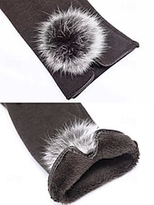 abordables Guantes de mujer-Guantes táctiles navideños para mujer con pompones de piel sintética de conejo, tejido de poliéster cálido, varios colores, perfectos para la moda de invierno y regalos navideños.