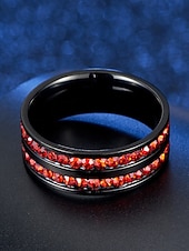 halpa Miesten korut-Miesten jouluinen titaaniterässormus punaisilla ja sinisillä kristallikivillä, useita värejä, täydellinen juhlamuotiin ja lahjaksi