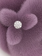 abordables Chapeaux pour femmes-Bonnet de Noël en fausse fourrure pour femme avec détails de fleurs en pierres précieuses, design en peluche douce en plusieurs couleurs pour les vacances d'hiver