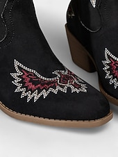 Недорогие Ковбой и западные ботинки-Женские ковбойские сапоги в стиле вестерн из зеленой замши с вышивкой и массивным каблуком — модные ковбойские сапоги в стиле бохо для рождественских фестивалей, уличной моды и повседневных мероприятий