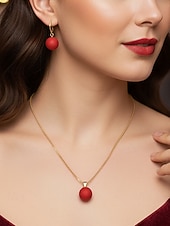 halpa Naisten kaulakoru-Naisten tekohelmikaulakoru ja korvakorut kultaisilla yksityiskohdilla, elegantit joulukorut juhlajuhliin