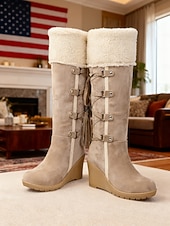 preiswerte Schnee- und Winterstiefel-Damenstiefel mit Keilabsatz aus braunem Wildleder und Kunstfellbündchen – stylisches Schnürdesign mit Quasten, warme und bequeme Winterstiefel für Freizeit und Outdoor